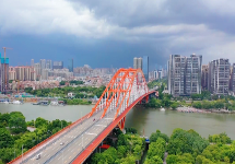 Dongping Bridge took on a new look this August