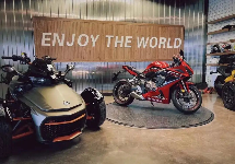 One hidden coffee shop: paradise for motorbike lovers