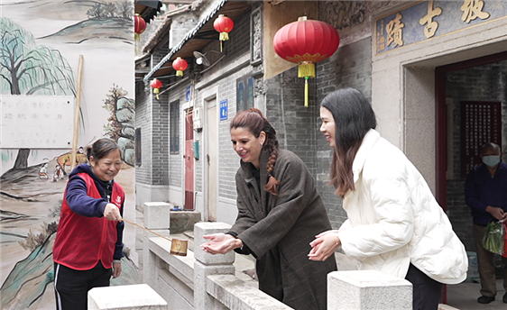 Cristina: bringing best wishes for 2023 in the birthplace of Foshan