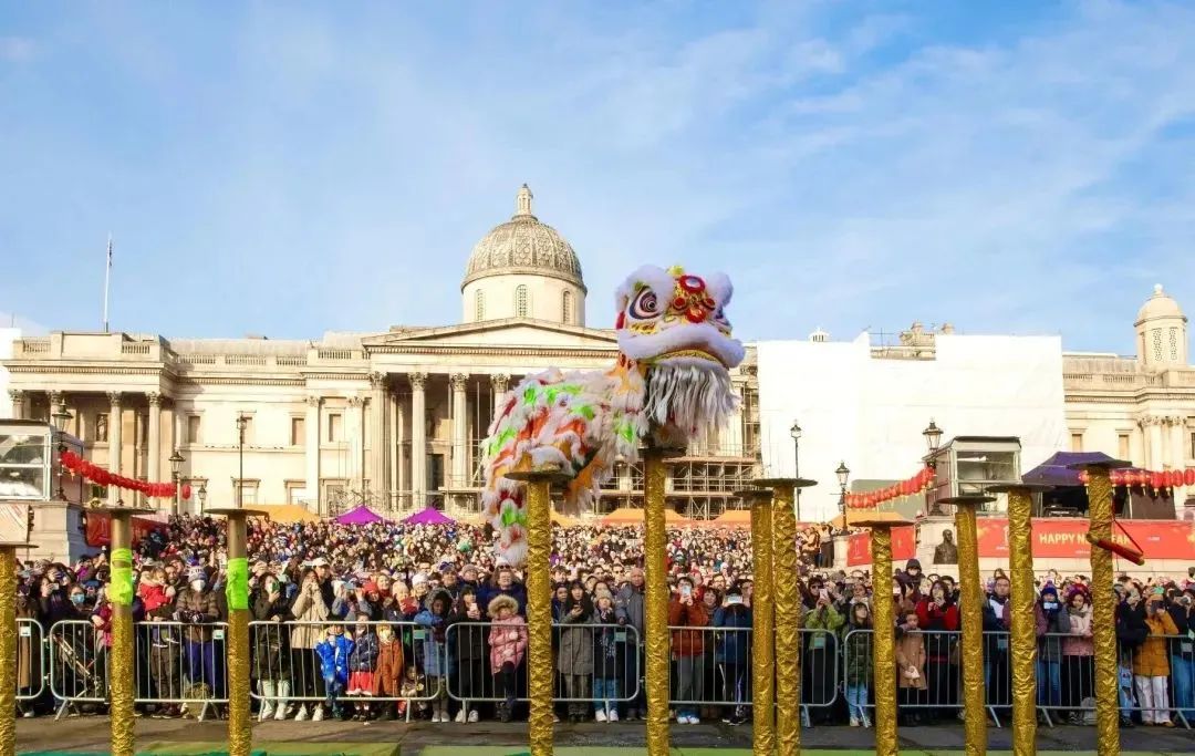 Festooned vehicles from Chancheng brightened up in London