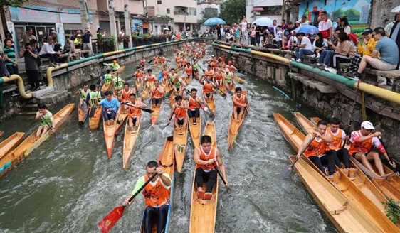 Most thrilling dragon boat race staged in Foshan