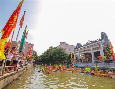 Most thrilling dragon boat race staged in Foshan