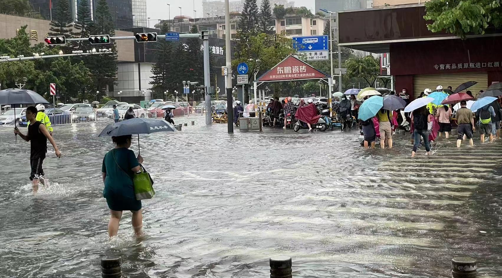 Classes suspended in five districts of Foshan due to heavy rain