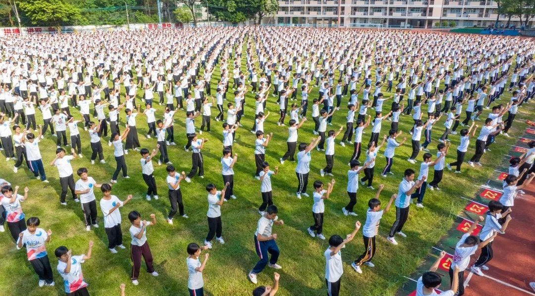 Fantastic! Students From Foshan Won the Guinness World Records