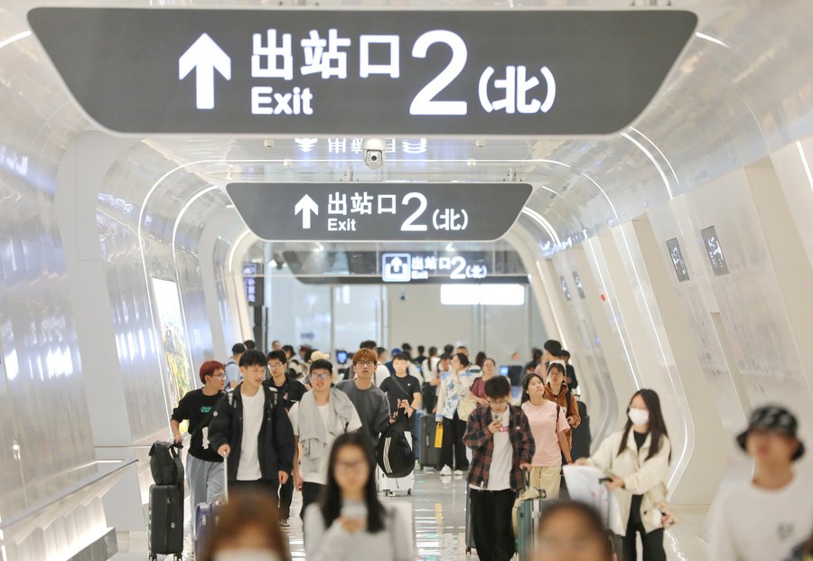 Passenger trips surge during China&#39;s &quot;golden week&quot; holiday period