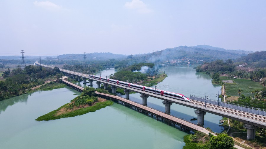 Chinese-built railways empower locals to &quot;fish on their own&quot;
