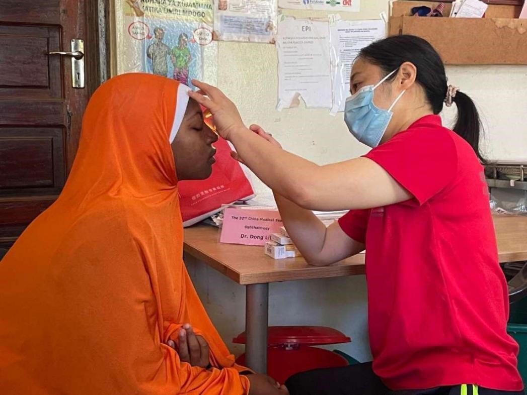 Chinese medical aid to Africa benefits local people
